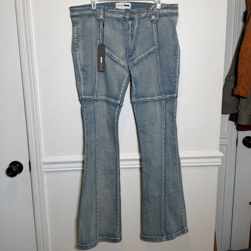 Fashion Nova Jaw Dropper Low Rise Bootcut Jeans Women’s Light Wash Stretch
